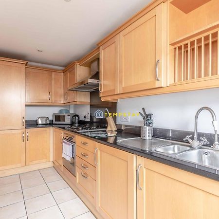 Perfect Spot In Central Windsor & Free Parking! Екстер'єр фото