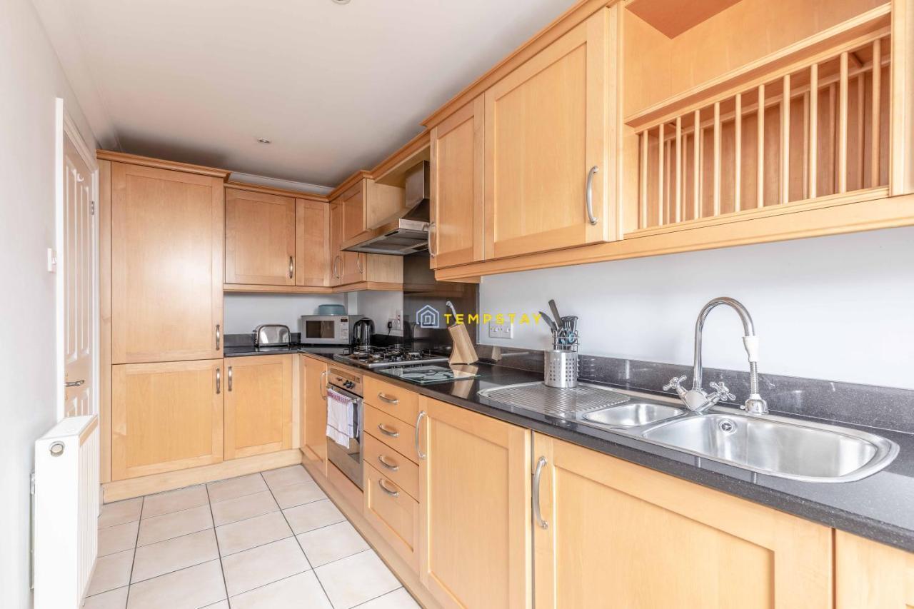 Perfect Spot In Central Windsor & Free Parking! Екстер'єр фото