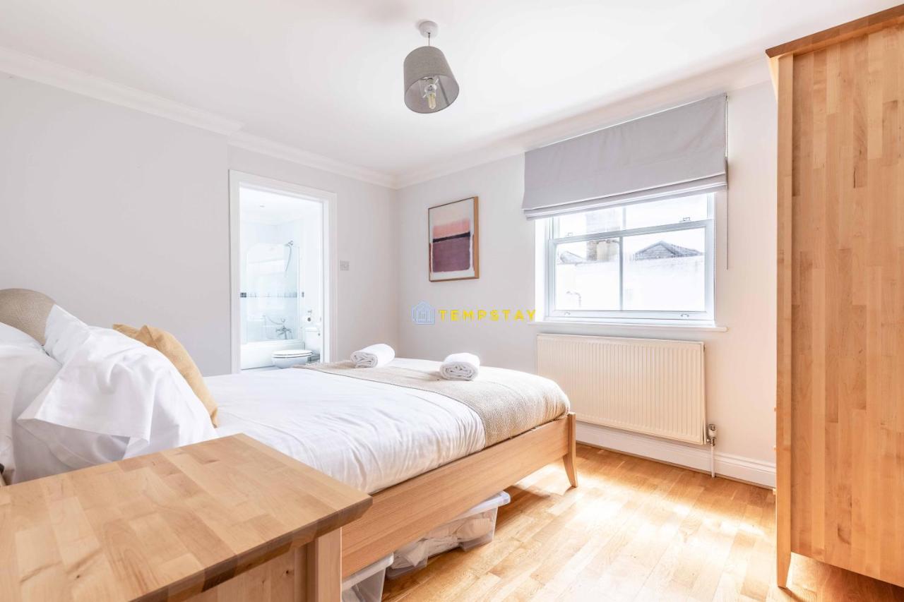 Perfect Spot In Central Windsor & Free Parking! Екстер'єр фото